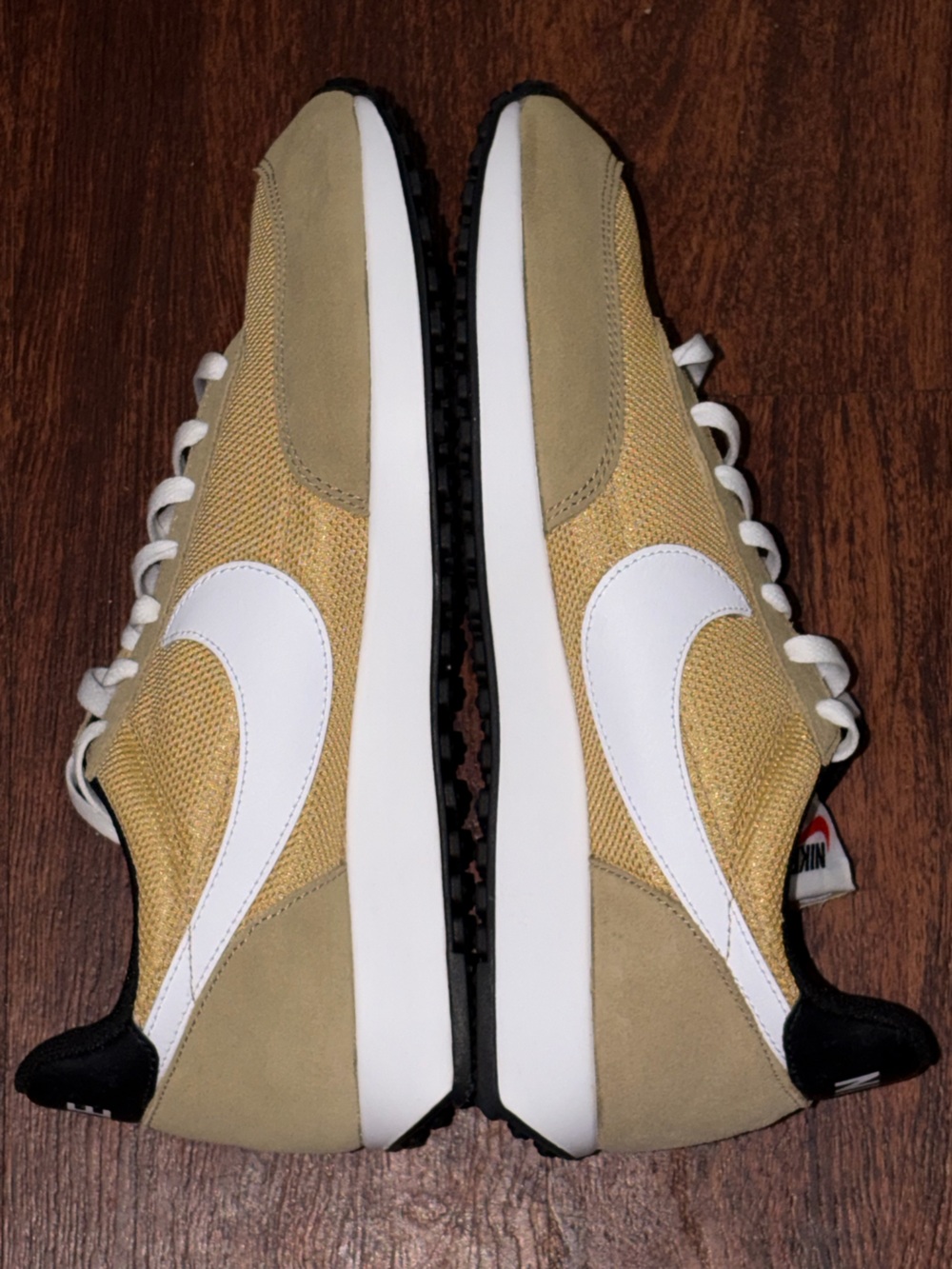 Nike - Picture 10 of 11